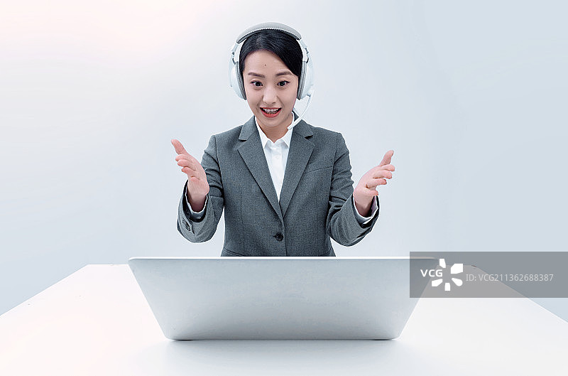 女老师网上授课图片素材