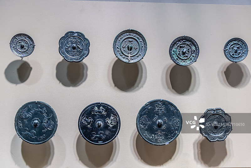 中国唐代铜镜图片素材