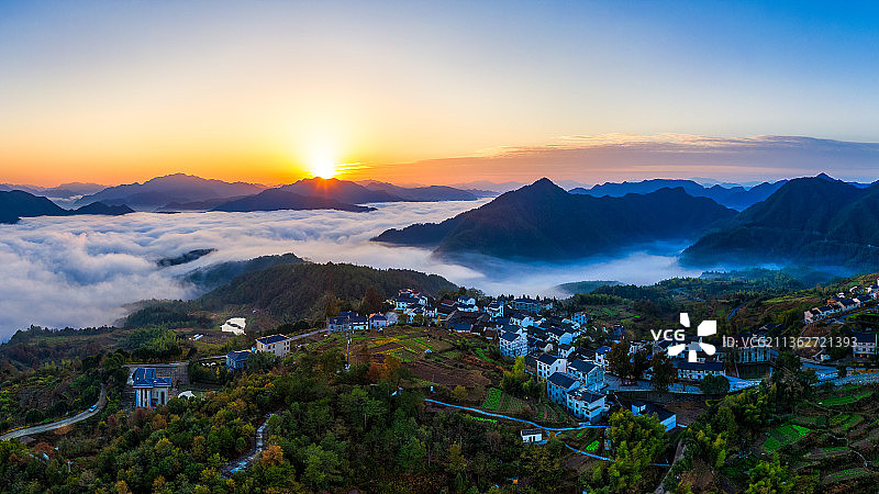浙江东阳天山日出云海风光航拍全景图片素材