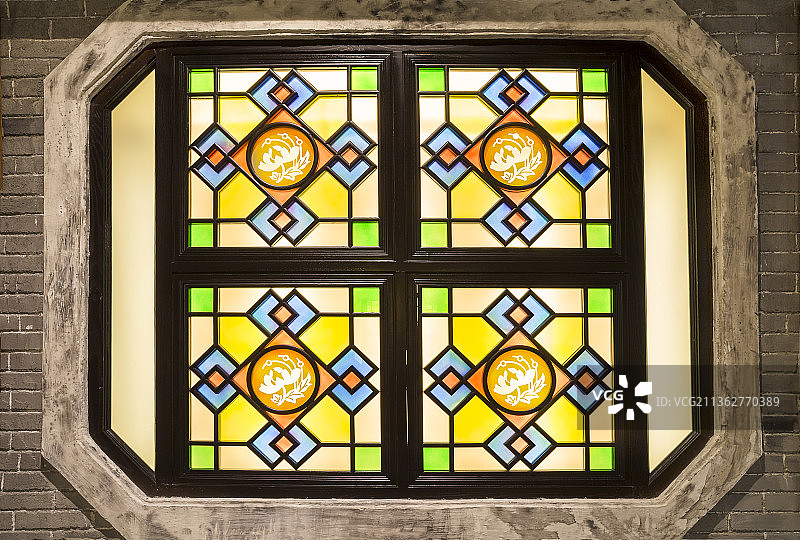 中式彩色玻璃窗图片素材