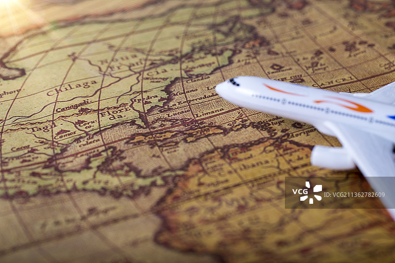 俯拍世界地图背景旅行用品图片素材