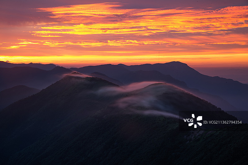 山里绝美的朝霞图片素材