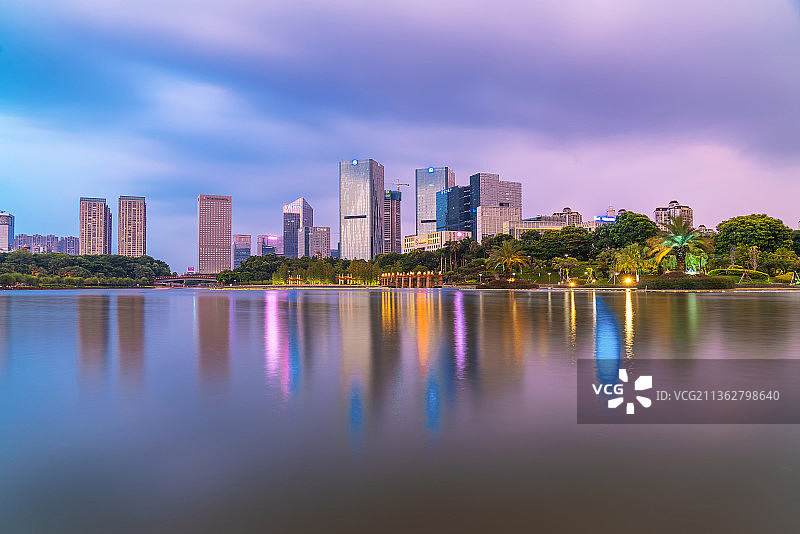 千灯湖倒影+广东省佛山市南海区千灯湖公园图片素材