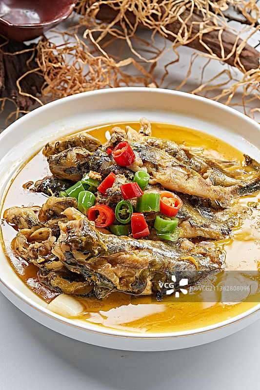 家常香辣黄焖嘎鱼图片素材