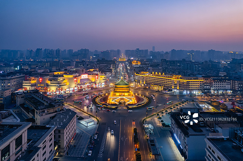陕西省西安市碑林区钟楼航拍夜景全景图片素材
