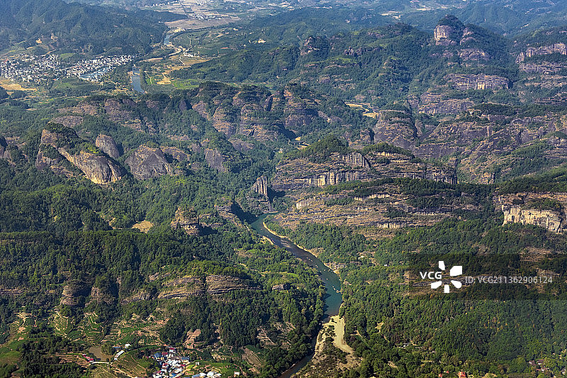 航拍福建武夷山风景名胜九曲溪玉女峰天游峰双岭峰图片素材