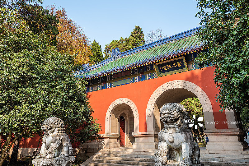 中国南京灵谷寺的红山门灵谷胜境图片素材