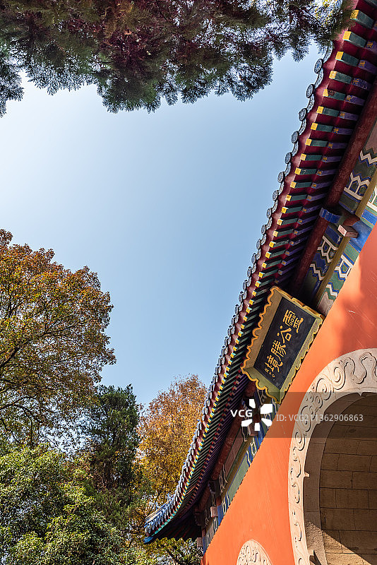 中国南京灵谷寺的红山门灵谷胜境图片素材