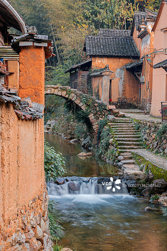浙江 丽水 松阳 松庄村 古村落 大山 流水图片素材