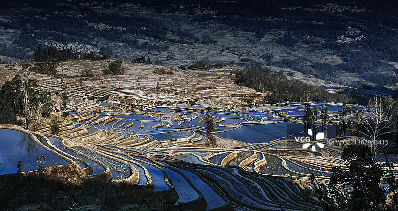 云南红河州元阳哈尼梯田风光图片素材