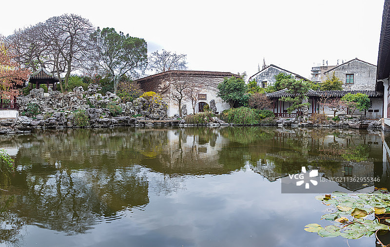 中国江苏省苏州市艺圃园林冬季风光图片素材