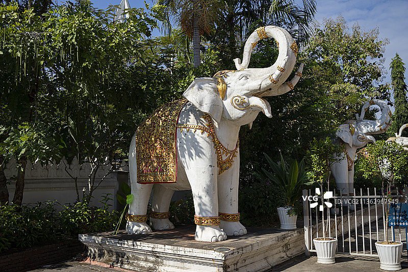 云南西双版纳景洪告庄西双景大金塔星光夜市湄公河六国水上市场图片素材