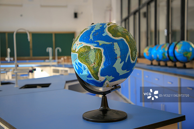 学校生物化学地理科研实验室图片素材