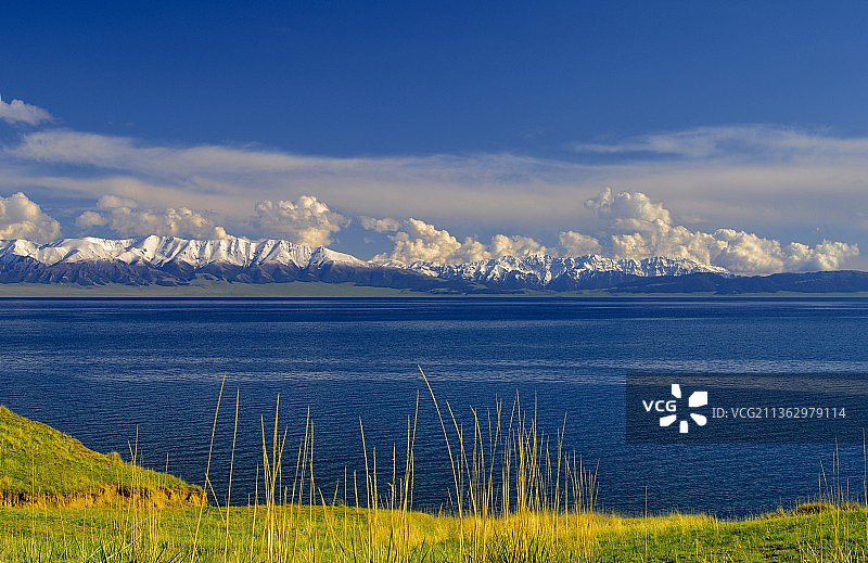 赛里木湖蓝图片素材