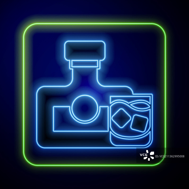 发光霓虹威士忌酒瓶和玻璃杯图标图片素材