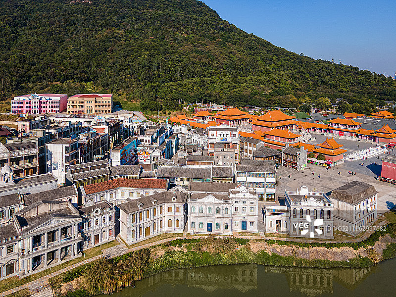 航拍佛山南海西樵山国艺影视城图片素材