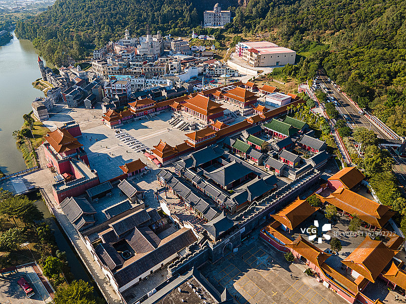 航拍佛山南海西樵山国艺影视城图片素材