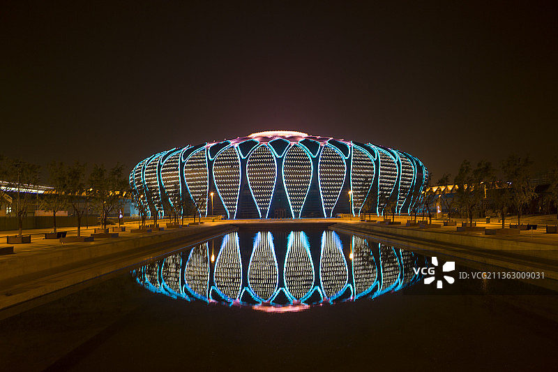 济南奥体中心体育场夜景图片素材