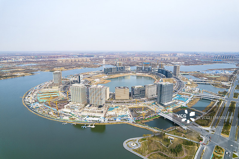 河南省郑州市建设中的北龙湖金融岛图片素材
