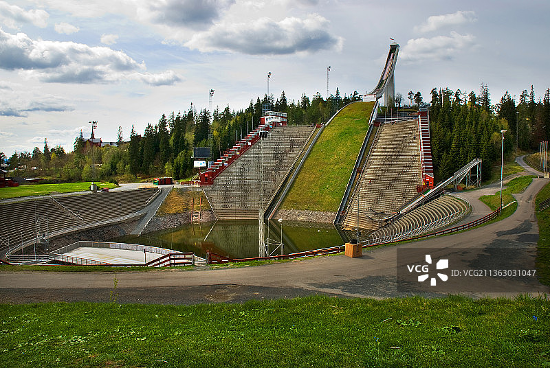 挪威，奥斯陆，挪威冬奥会滑雪大跳台。图片素材