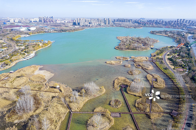 河南省新乡市平原新区凤湖风景区图片素材