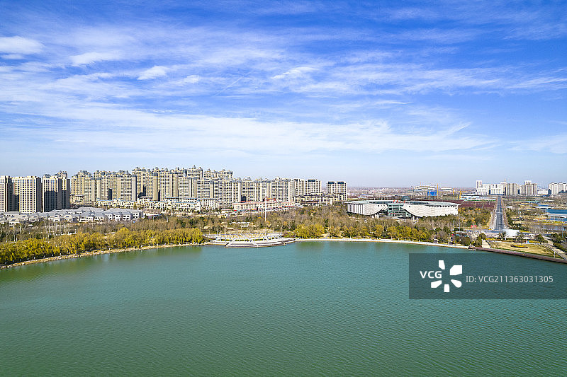 河南省新乡市平原新区凤湖风景区图片素材