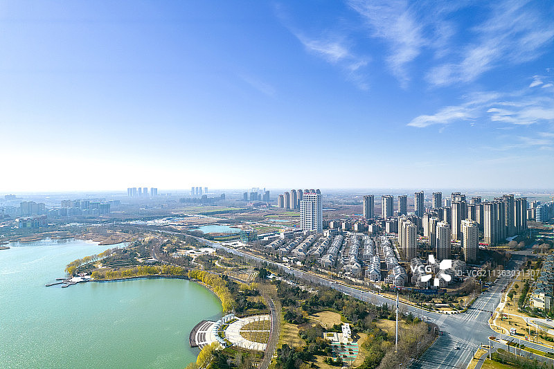 河南省新乡市平原新区凤湖风景区图片素材