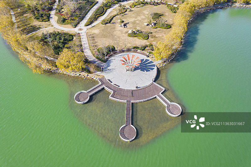 河南省新乡市平原新区凤湖风景区凤鸣广场图片素材