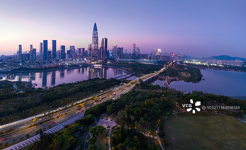深圳人才公园深圳湾公园夜景航拍全景图片素材