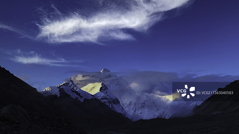 珠穆拉玛峰的日出图片素材