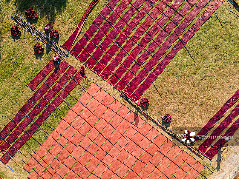佛山顺德香云纱晾晒制作图片素材