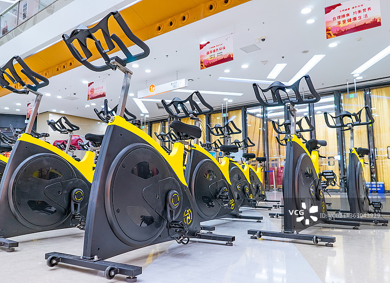 中国室内的运动健身运动脚踏车图片素材