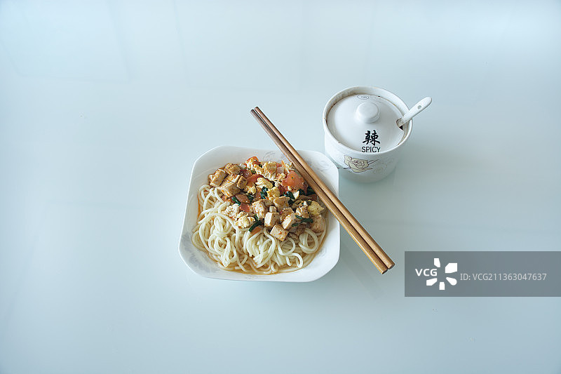 静物美食午餐面条图片素材