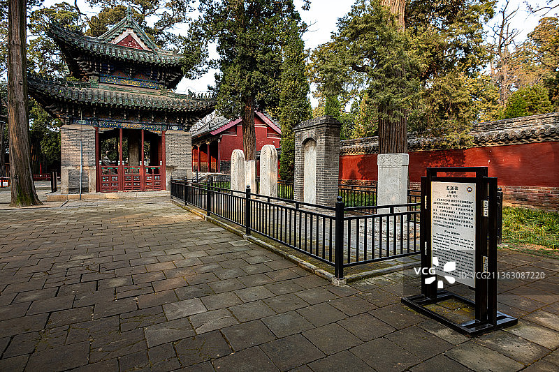 山东省济宁邹城市孟庙景区亚圣庙建筑文化历史景观图片素材