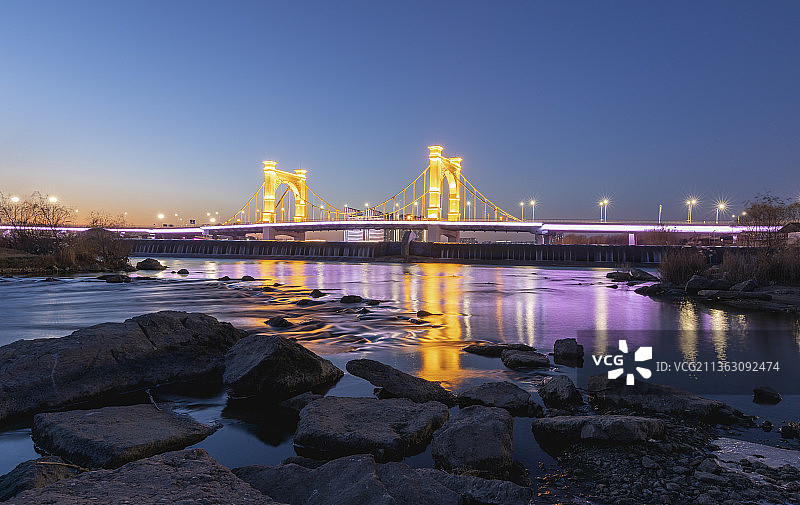 山东省临沂市兰山区祊河桥夜晚风景图片素材