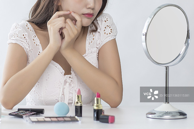 美女脸部护理图片素材