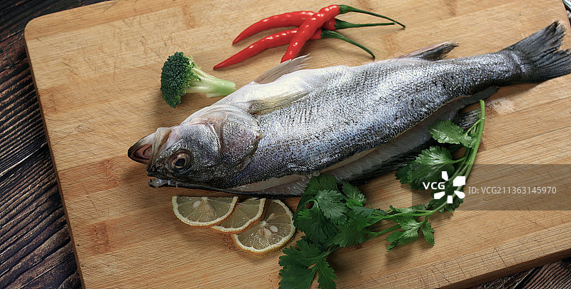 生鲜海产品开背鲈鱼图片素材