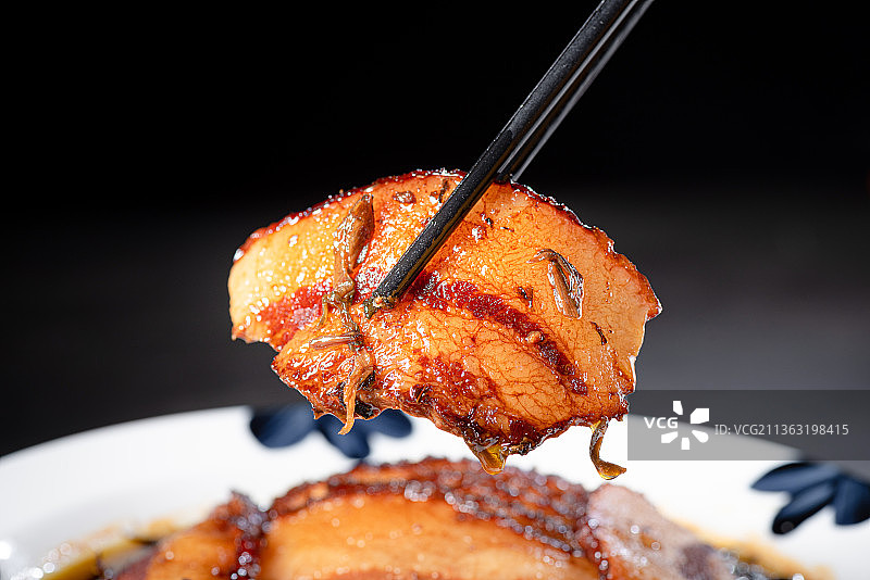 酱香十足美味下饭的梅菜扣肉图片素材