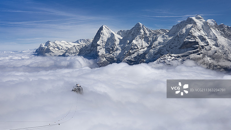 A View of Schilthorn , Switzerland in  a Heavy Fog图片素材