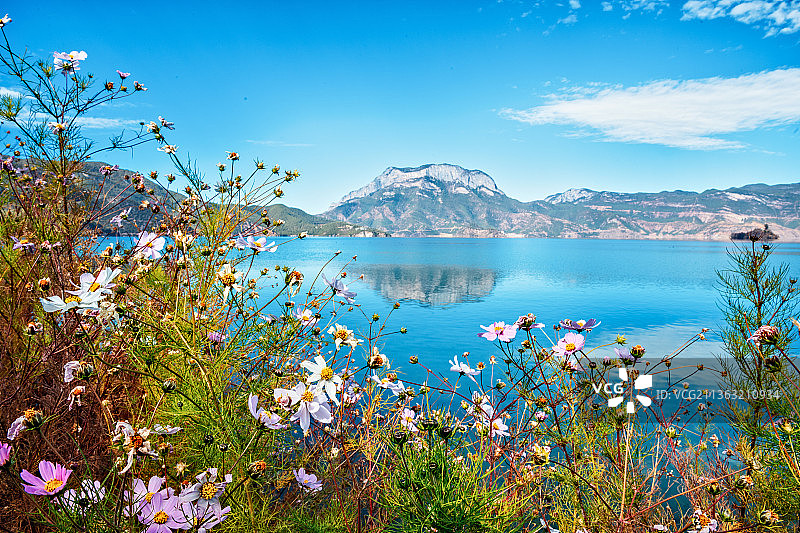 泸沽湖格姆女神山图片素材