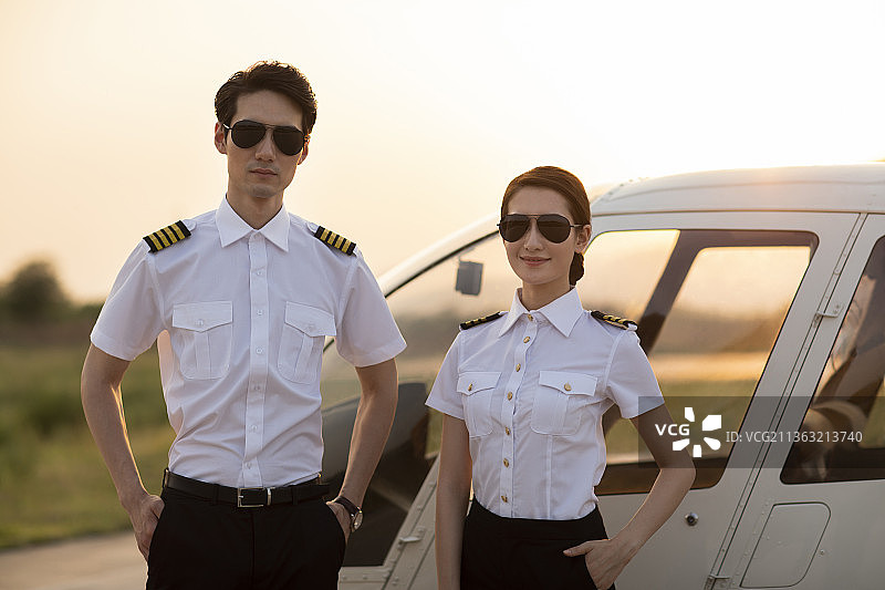 直升机驾驶员肖像图片素材