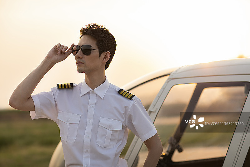 直升机驾驶员图片素材