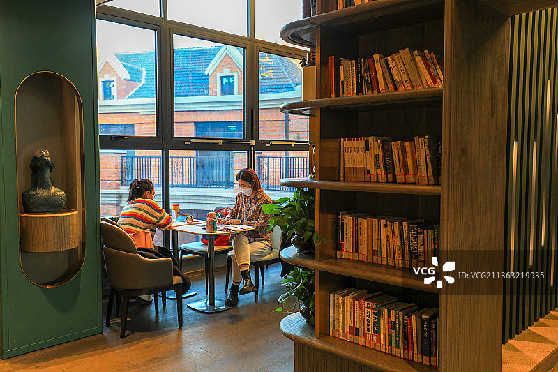 河北唐山培仁历史文化街城市书店图片素材