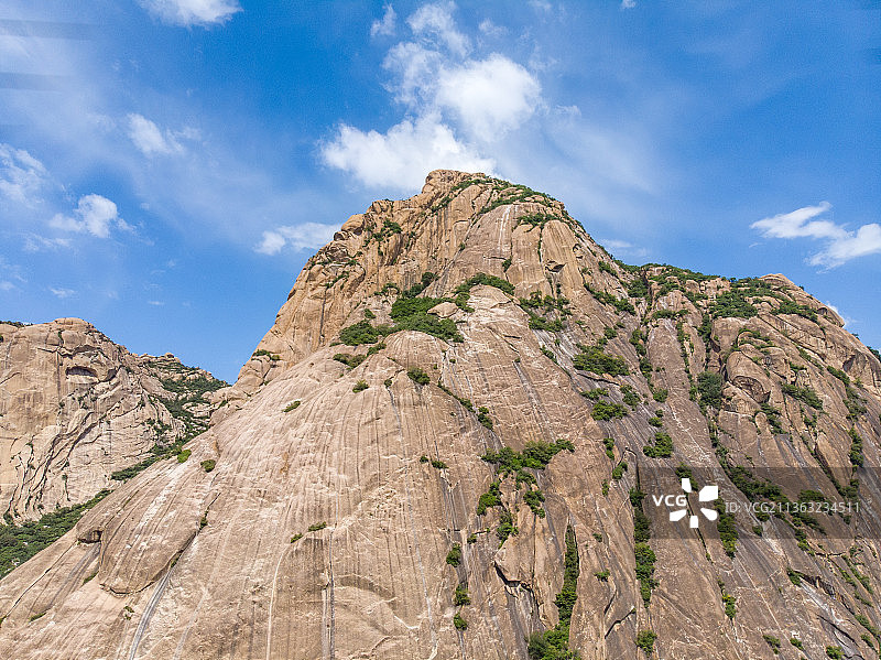 喇嘛山山体岩石特写图片素材