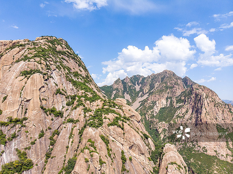 喇嘛山山体岩石特写图片素材