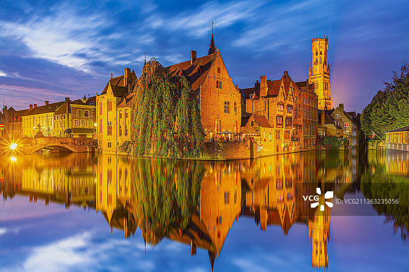 比利时布鲁日湖泊建筑全景图片素材