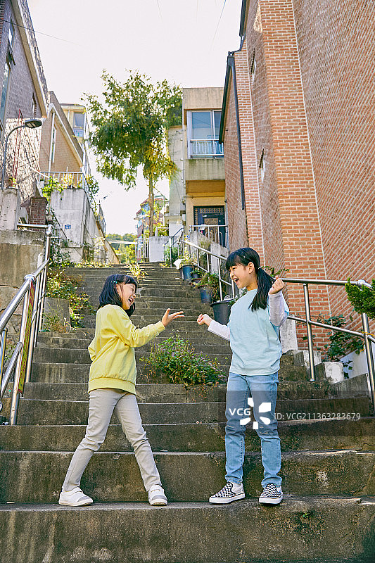 儿童、楼梯、石头剪刀布图片素材