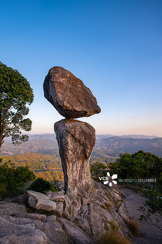 菜溪岩心动石图片素材