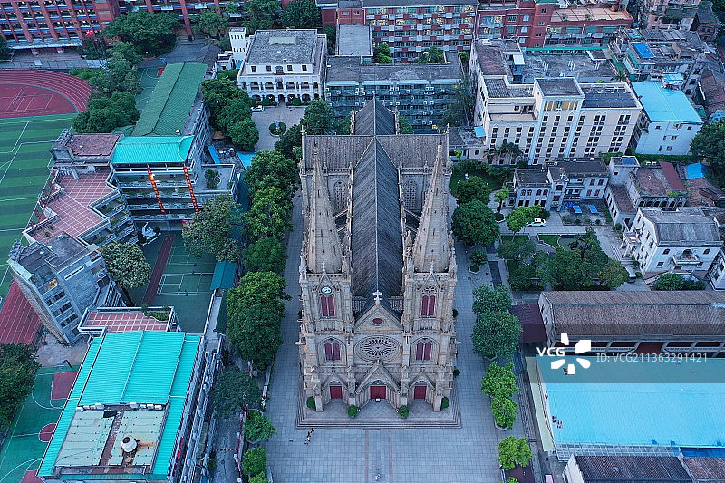 清晨的广州石室圣心大教堂多角度航拍图片素材