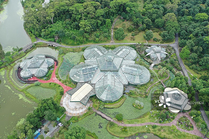 花形玻璃钢结构建筑广州华南植物园热带植物区温室航拍图片素材